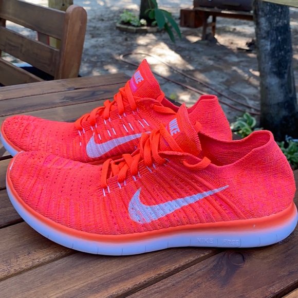 Nike Shoes - Nike Free RN Flynit size women’s 8 1/2